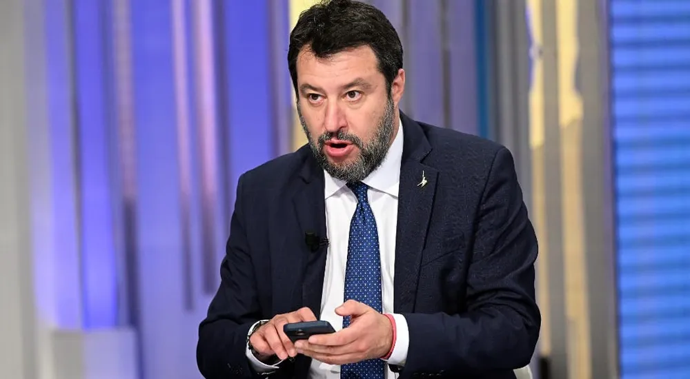 La Settimana Da Incubo Di Matteo Salvini Che Si Occupa Di Altro Ma Sta Sempre Sui Social L