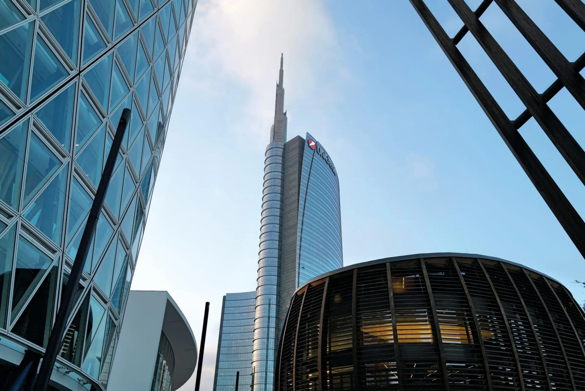 La sede di UniCredit a Milano