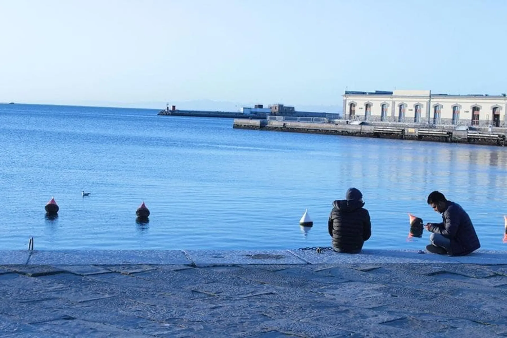 La spiaggia di Trieste, la città dove arriva la grande maggioranza di minorenni emigrati dal Kosovo