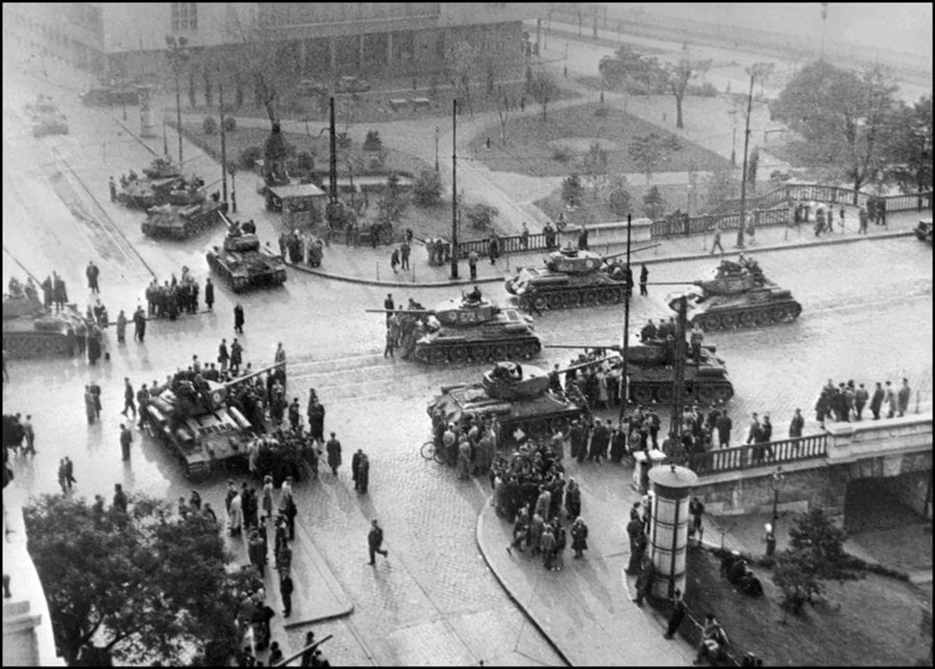 Soviet army tanks take position in Budapest 12 November 1956. The Red Army, stationed in Hungary under the 1947 peace treaty, attacked and seized 12 November 1956 the Hungarian capital and crushed the anti-communist uprising. (Photo credit should read -/AFP/Getty Images)