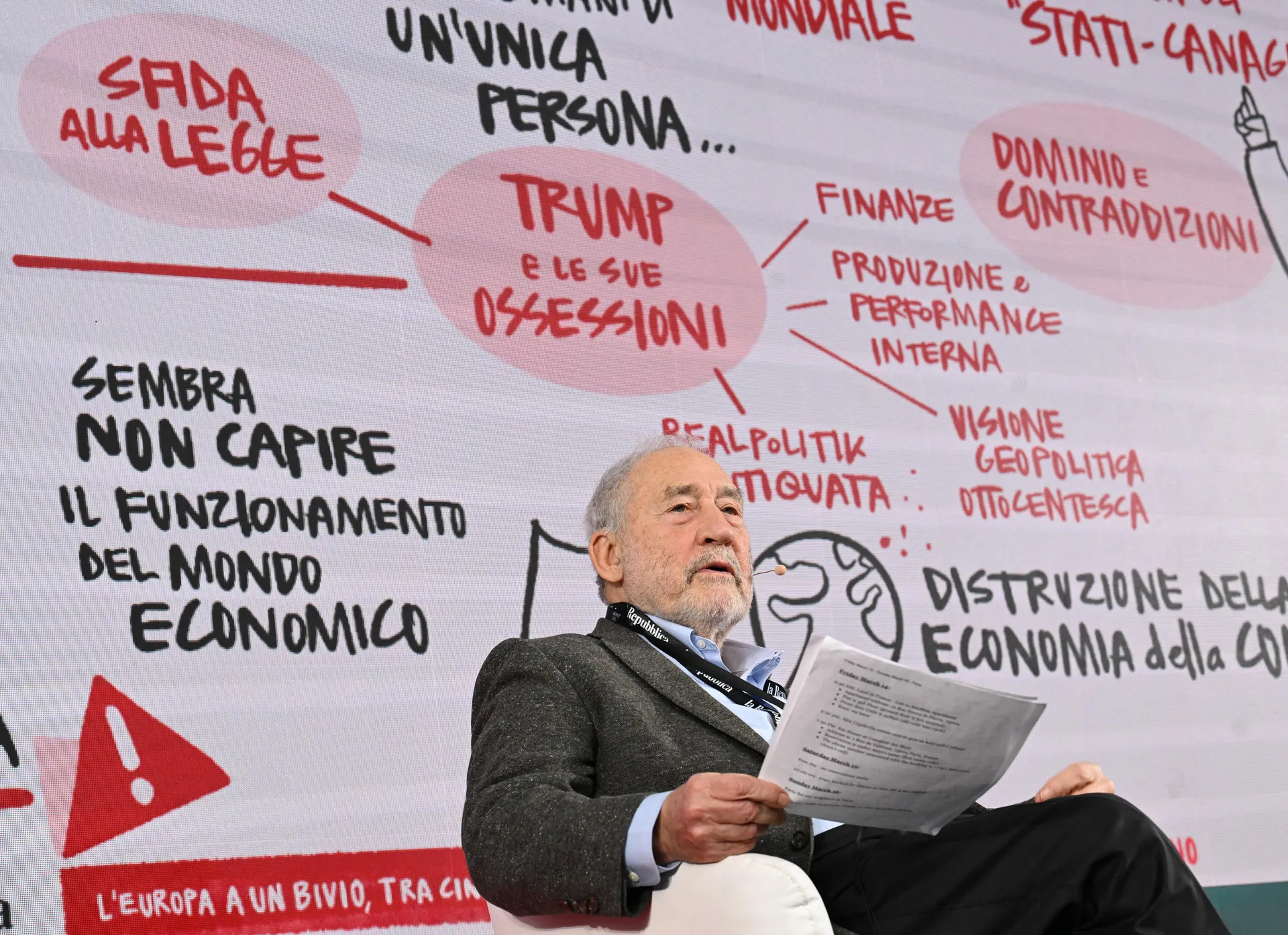 Il premio Nobel per l'economia Joseph Stiglitz all'evento 'L'Europa al bivio' all'Università Bocconi, Milano