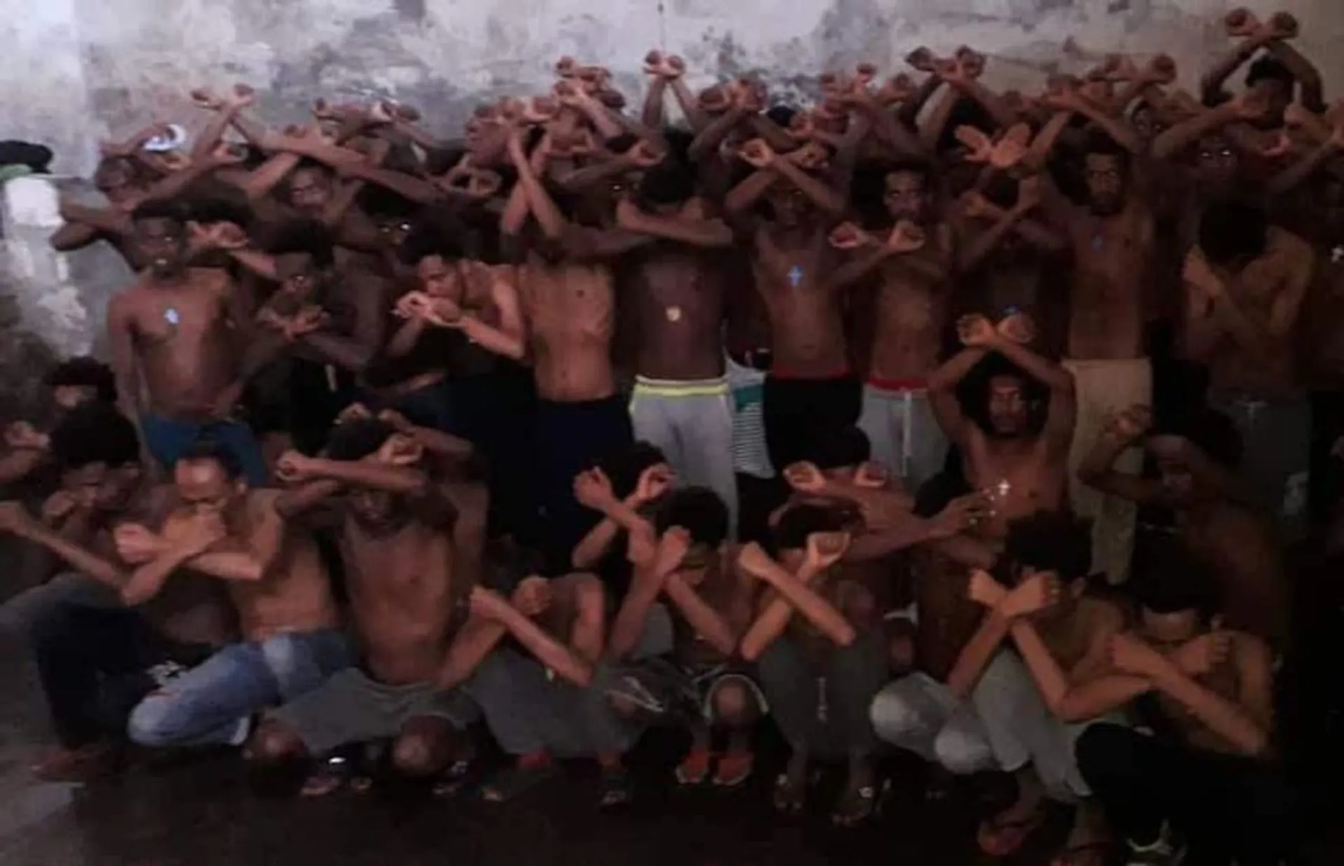 Foto dal centro migranti di Zintan a 170 km da Tripoli