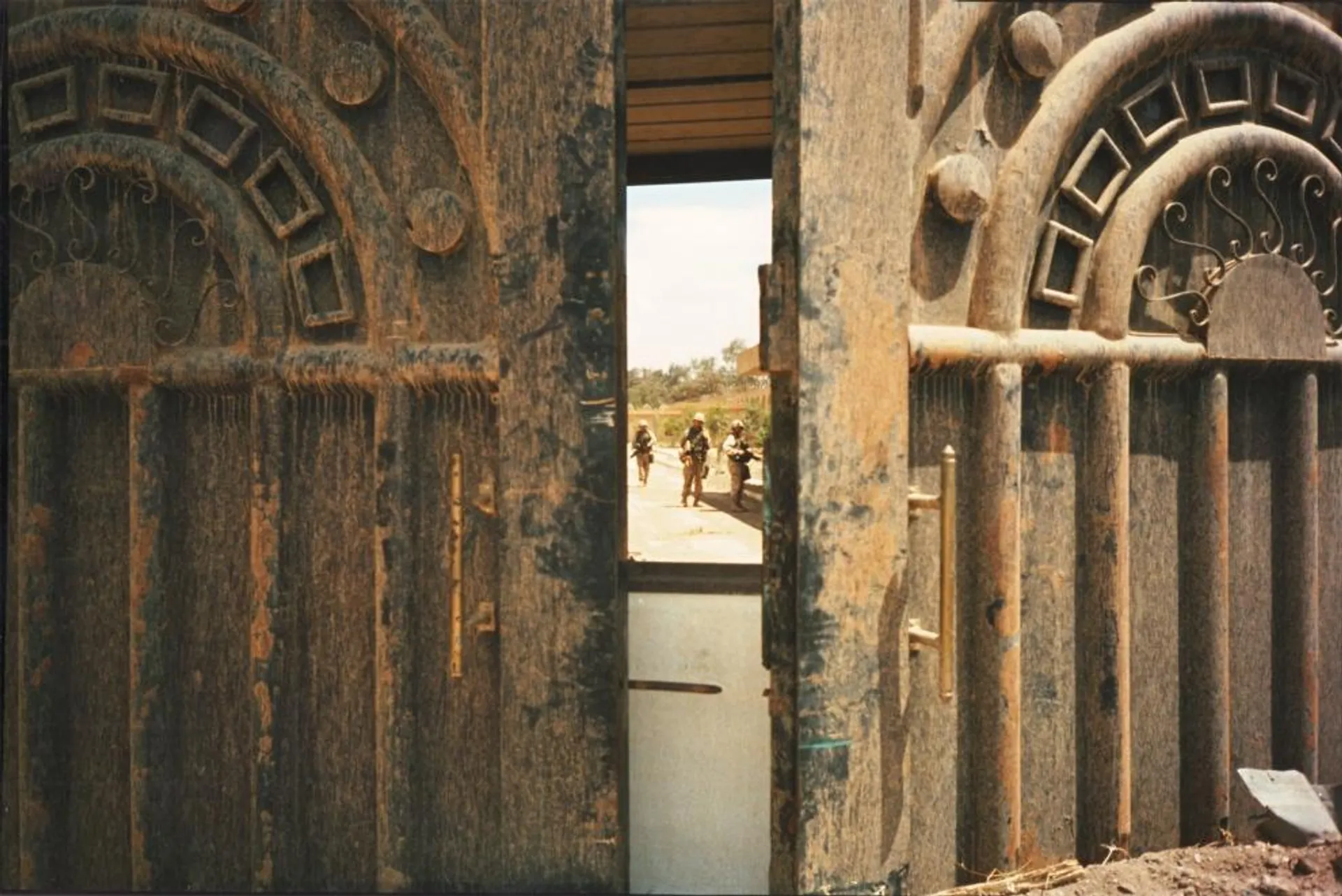 Baghdad, aprile 2003. Il palazzo di Saddam Hussein, in abbandono dopo l’arrivo degli americani