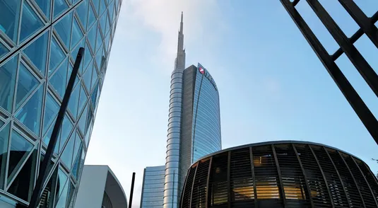 La sede di UniCredit a Milano