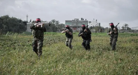 MIlitanti del Fronte per la liberazione della Palestina. Foto: Dylan Collins