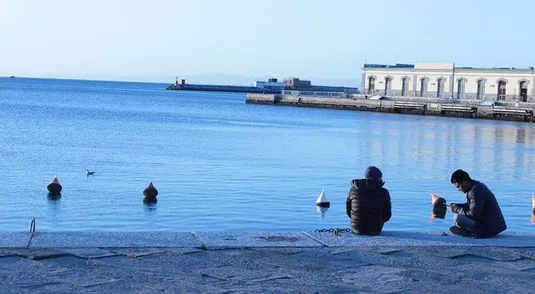 La spiaggia di Trieste, la città dove arriva la grande maggioranza di minorenni emigrati dal Kosovo