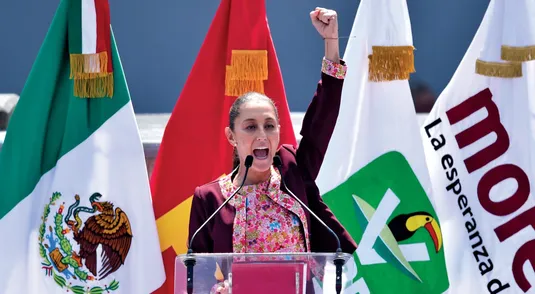 La candidata presidente Claudia Sheinbaum Pardo in un comizio a Città del Messico. 