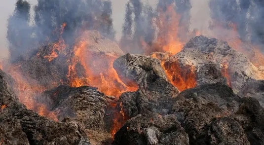 Incendio in una discarica abusiva in Emilia-Romagna