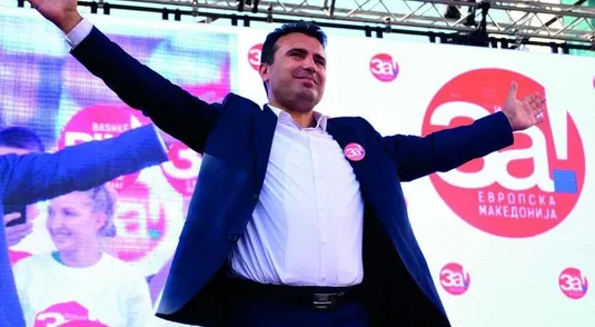 Il primo ministro Zoran Zaev, alla fine di un suo discorso a favore dell’entrata del paese nell’Otan e nell’UE, a Skopje il 16 settembre 2018.
FOTO: ESMA CAKIR - SKOPJE
