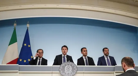 (L-R) Italian Minister of Economy and Finance Giovanni Tria, Italian Prime Minister Giuseppe Conte, Italian Deputy Premier and Labour and Industry Minister Luigi Di Maio and Italian Deputy Premier and Interior Minister, Matteo Salvini, attend a press conference after a Government summit at Chigi Palace in Rome, Italy, 03 October 2018.
ANSA/GIUSEPPE LAMI