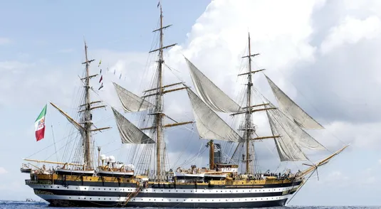 L'Amerigo Vespucci, la nave scuola costruita negli anni T